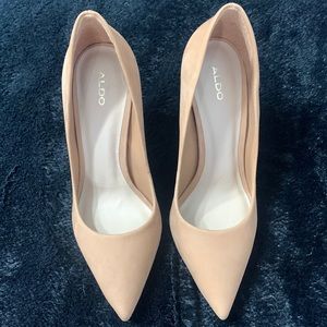Suede nude Aldo pumps